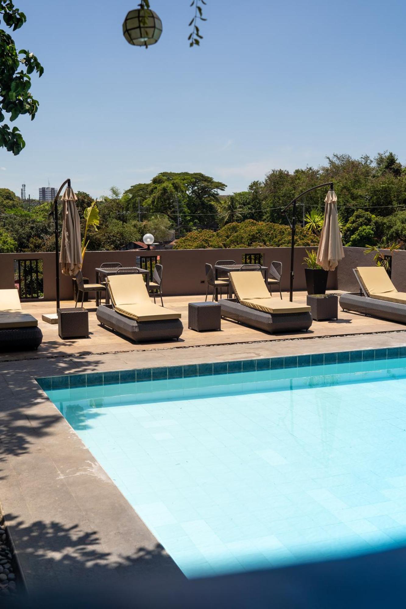 Altaroca Mountain Resort Antipolo Exteriör bild
